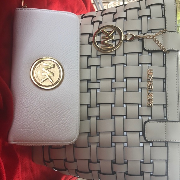 Michael Kors - Picture 3 of 4